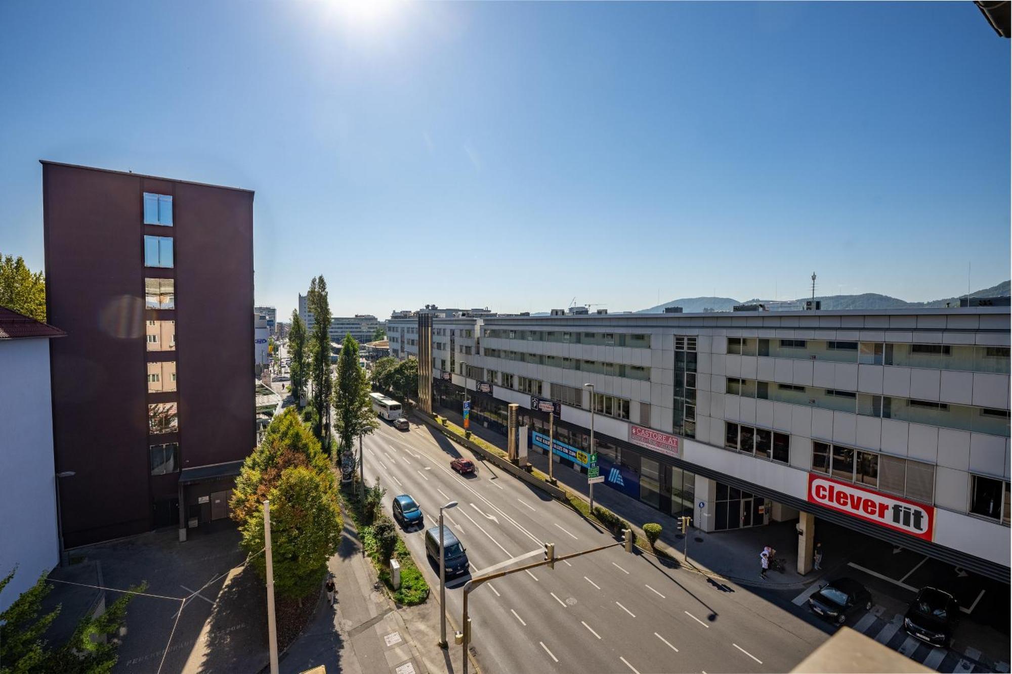 Tamliving Center Luxury 4 Rooms Smart Tv Kitchen Great View Graz Exteriör bild